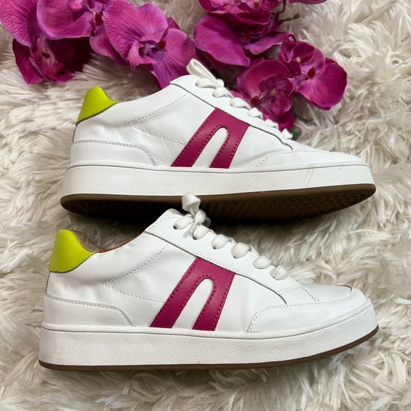 🌸Lucky Brand white leather sneakers - Picture 11 of 11